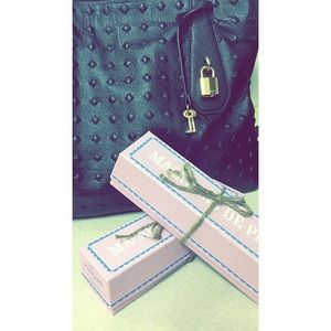 Meet your Posher, YG